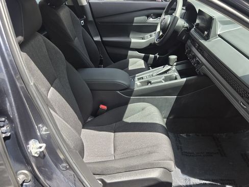 Used 2025 Honda Accord LX image 17