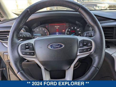 Certified 2024 Ford Explorer XLT w/ Equipment Group 202A RWD image 13
