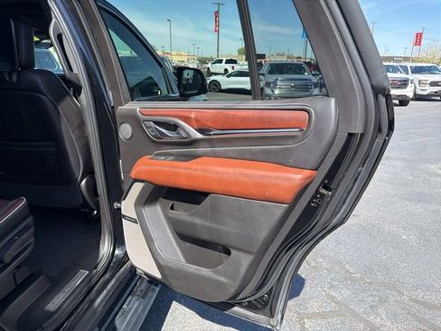 Used 2023 GMC Yukon Denali Ultimate AWD/4WD image 32