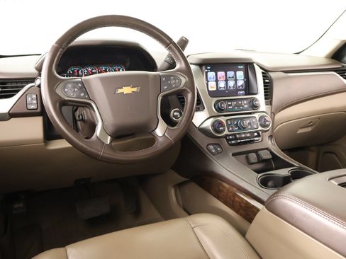 Used 2019 Chevrolet Tahoe LT RWD image 2