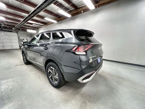 Used 2023 Kia Sportage LX AWD/4WD image 6