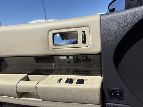 Used 2013 Ford Flex SEL FWD image 22