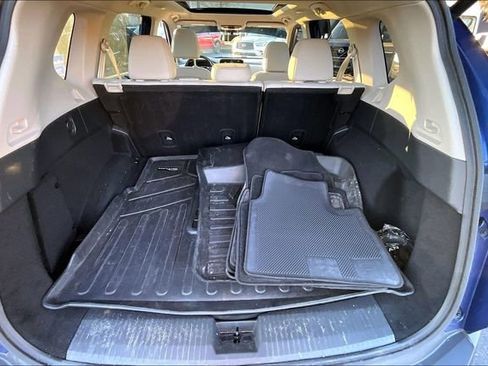 Used 2023 Nissan Rogue SL w/ SL Premium Package image 21