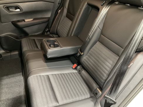 Used 2026 Nissan Rogue SV image 40