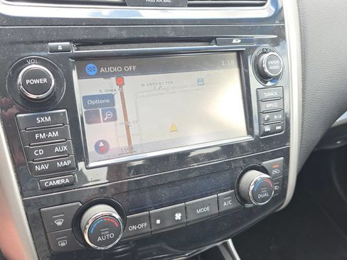 Used 2015 Nissan Altima 2.5 SL w/ Technology Package FWD image 19