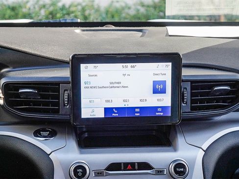 Used 2023 Ford Explorer XLT image 14