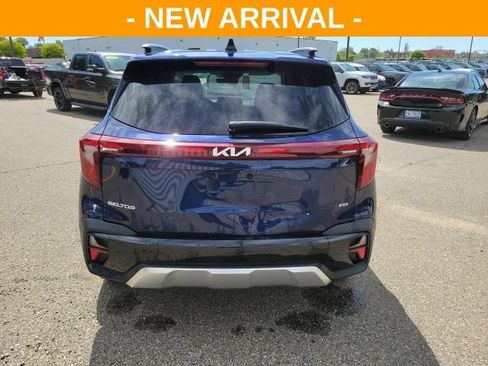 Used 2024 Kia Seltos EX AWD/4WD image 4