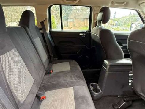 Used 2017 Jeep Patriot Sport FWD image 3