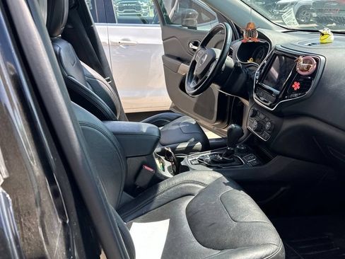 Used 2020 Jeep Cherokee Limited AWD/4WD image 16