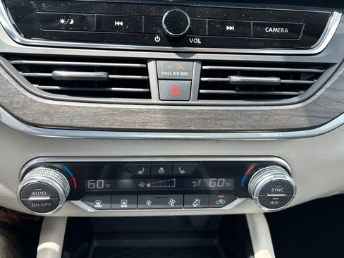Used 2023 Nissan Altima 2.5 SL FWD image 17
