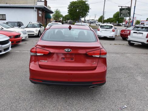 Used 2017 Kia Forte S FWD image 8
