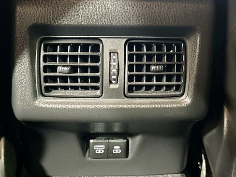 Used 2025 Toyota Camry SE w/ Convenience Package FWD image 21