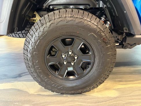 Used 2021 Jeep Gladiator Mojave w/ Trailer Tow Package AWD/4WD image 25