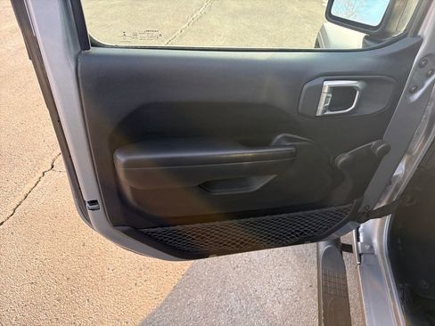 Used 2021 Jeep Wrangler Unlimited Sport image 11