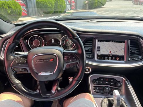 Used 2016 Dodge Challenger R/T RWD image 7