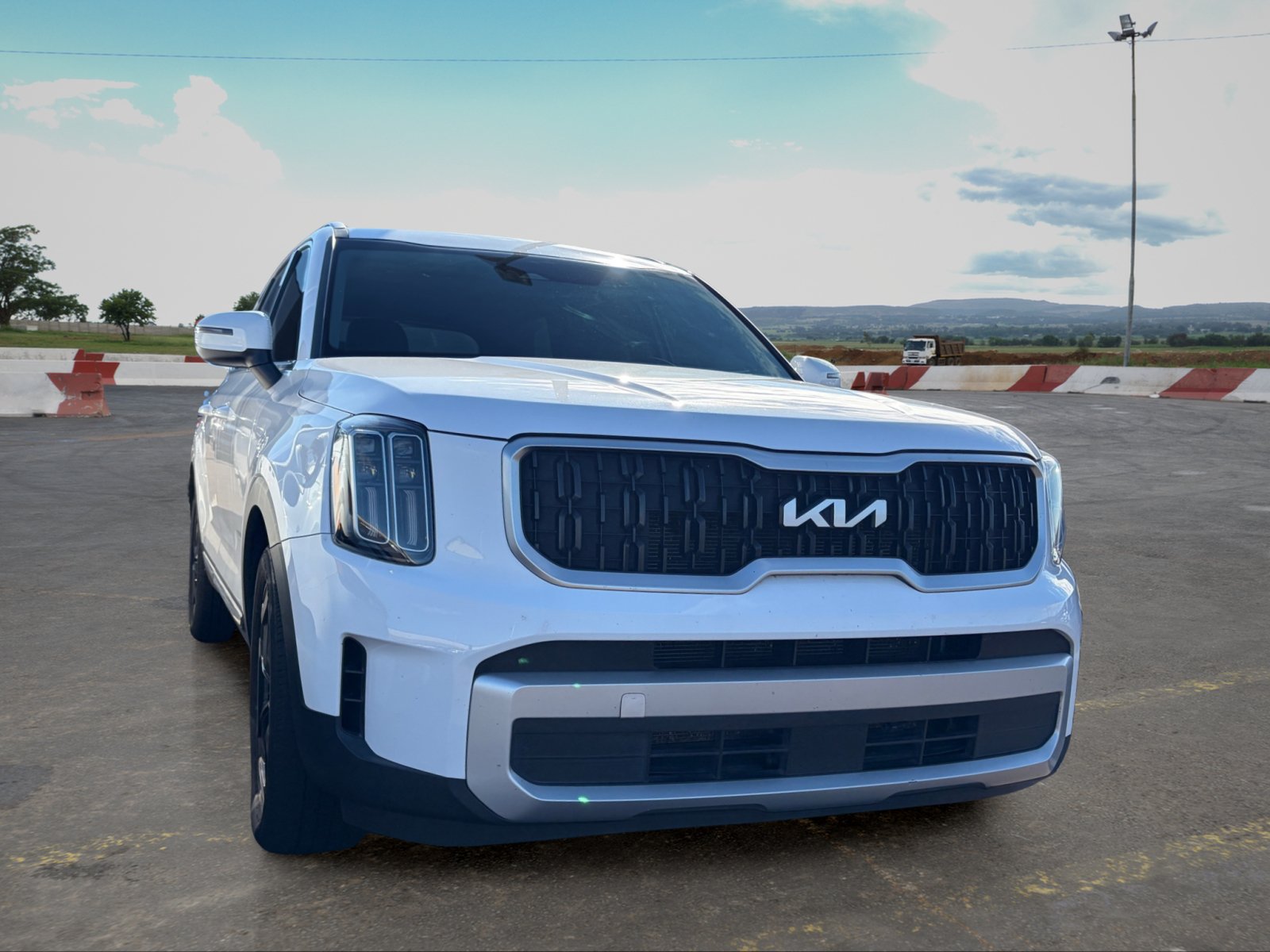 Certified 2025 Kia Telluride EX FWD image 2