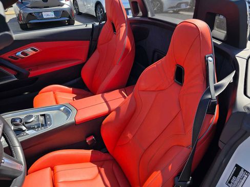 Used 2024 BMW Z4 M40i w/ Premium Package RWD image 17