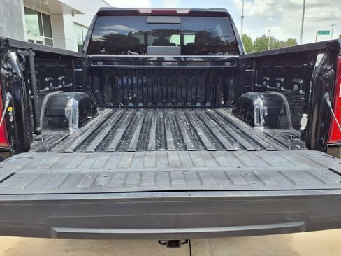 Used 2021 Chevrolet Silverado 1500 LTZ w/ LTZ Premium Package RWD image 19