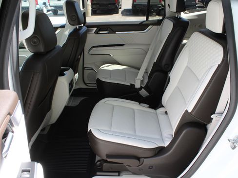 Used 2024 GMC Acadia Denali w/ Super Cruise Package AWD/4WD image 19