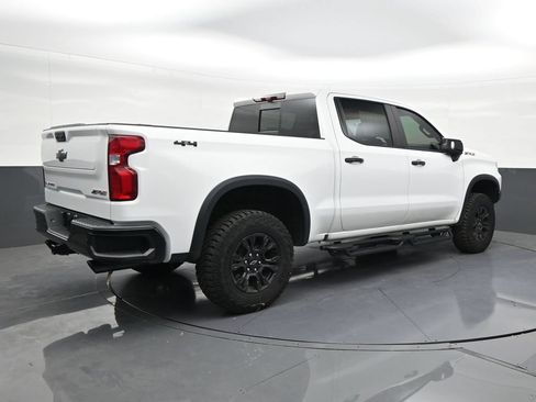 Used 2025 Chevrolet Silverado 1500 ZR2 w/ Technology Package AWD/4WD image 5