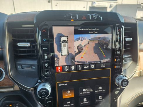 Used 2022 RAM 1500 Classic SLT image 23