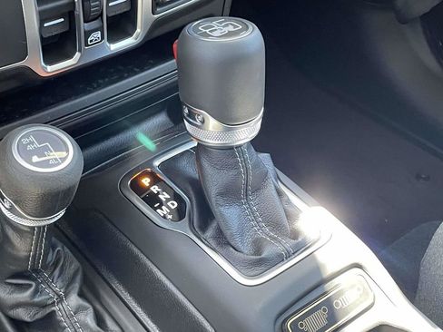 New 2026 Jeep Gladiator Sport AWD/4WD image 40