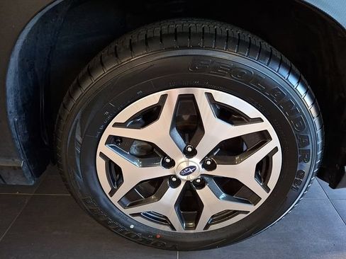 Certified 2023 Subaru Forester Premium AWD/4WD image 8