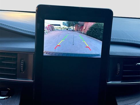 Used 2023 Ford Explorer Platinum w/ Technology Package image 14