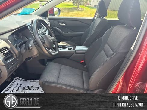 Used 2025 Nissan Rogue SV AWD/4WD image 9