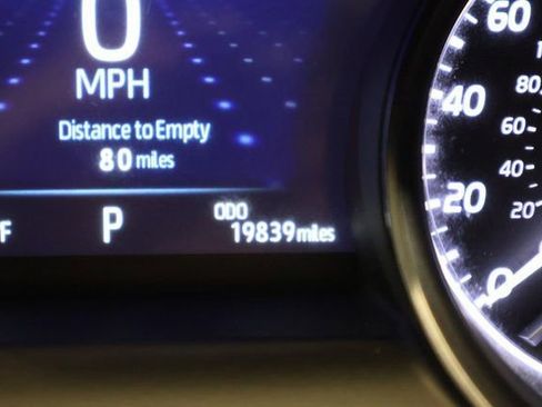 Used 2024 Toyota Camry SE image 16