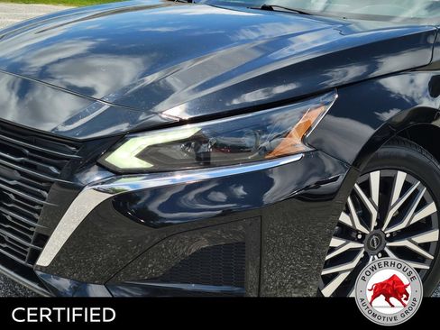 Used 2023 Nissan Altima 2.5 SV FWD image 11