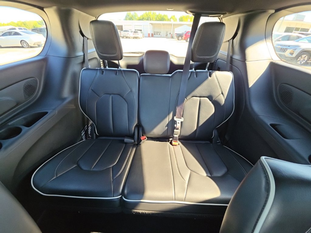 Certified 2026 Chrysler Pacifica Limited w/ S Appearance Package FWD image 21