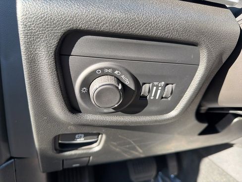 Used 2025 Jeep Grand Cherokee L Altitude image 7