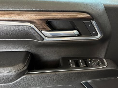 Used 2023 Chevrolet Silverado 1500 LT AWD/4WD image 10