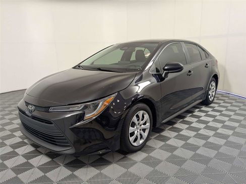 Certified 2024 Toyota Corolla LE image 2