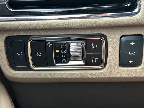 Used 2024 Lincoln Navigator L Reserve AWD/4WD image 39