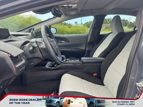 Used 2025 Toyota Prius Limited w/ Limited Premium Package image 9