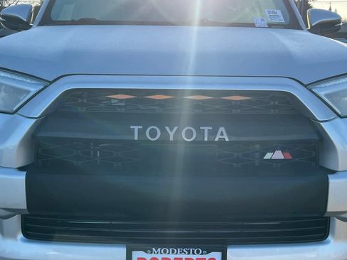 Used 2020 Toyota 4Runner Limited image 9