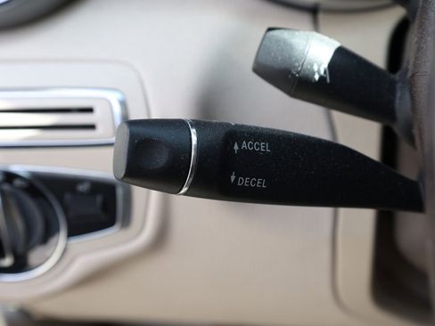 Used 2015 Mercedes-Benz C 300 Sedan image 39
