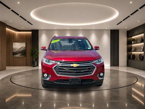 Used 2021 Chevrolet Traverse LT AWD/4WD image 2