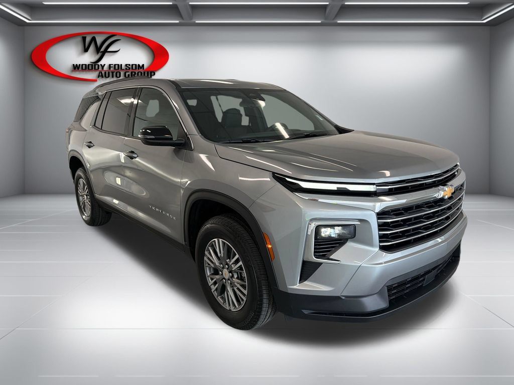 New 2027 Chevrolet Traverse LT FWD image 3
