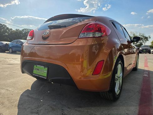 Used 2015 Hyundai Veloster w/ Option Group 02 FWD image 11
