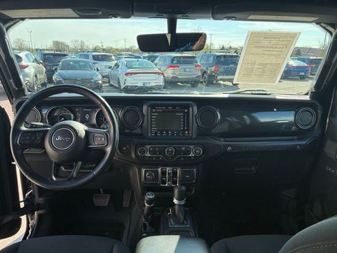 Used 2022 Jeep Wrangler Unlimited Sport image 24