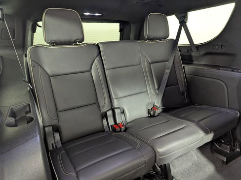 Used 2023 Chevrolet Suburban Premier image 88