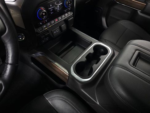 Used 2021 Chevrolet Silverado 1500 LT Trail Boss w/ Convenience Package II image 33