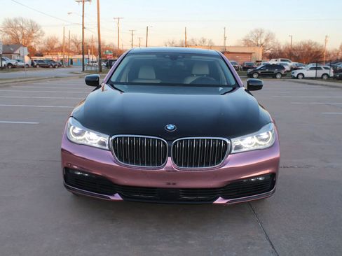 Used 2018 BMW 750i image 3