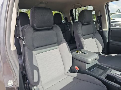 Used 2024 Nissan Frontier SV image 13