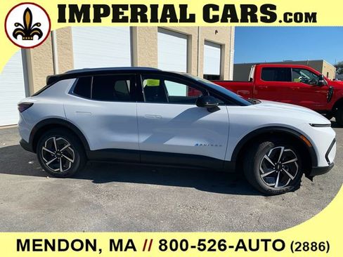 New 2026 Chevrolet Equinox EV LT AWD/4WD image 13