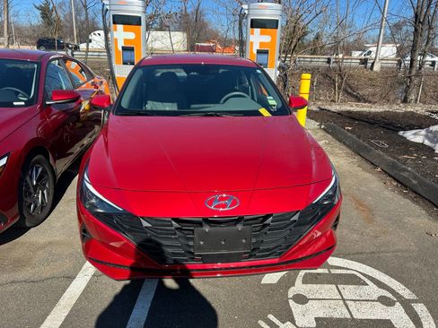 Certified 2023 Hyundai Elantra SEL w/ Convenience Package image 1