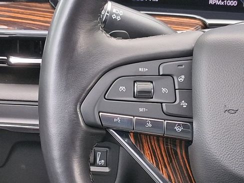 Used 2024 Cadillac Escalade Premium Luxury RWD image 12